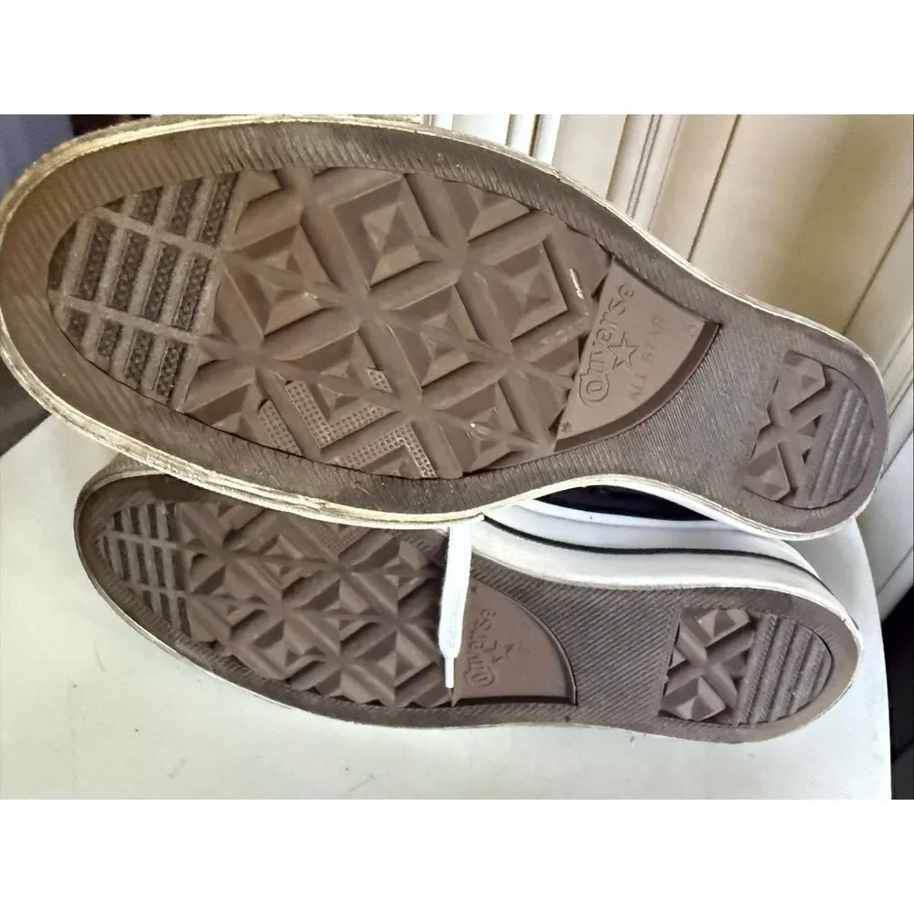 Converse women chuck